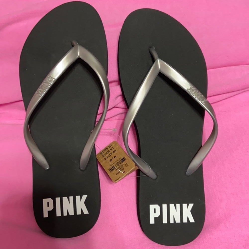 Victoria’s Secret Flip Flops Size M